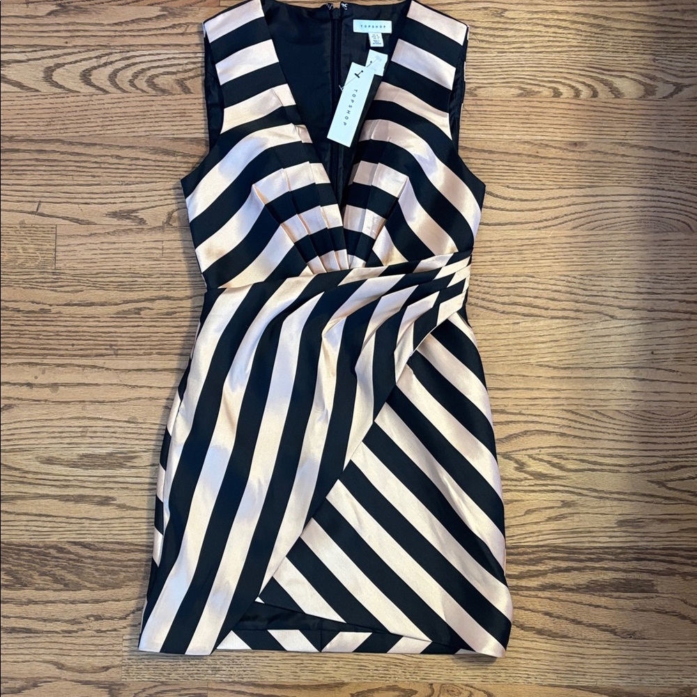 NWT! Topshop Black and Gold Striped Mini Dress. Women’s size 4